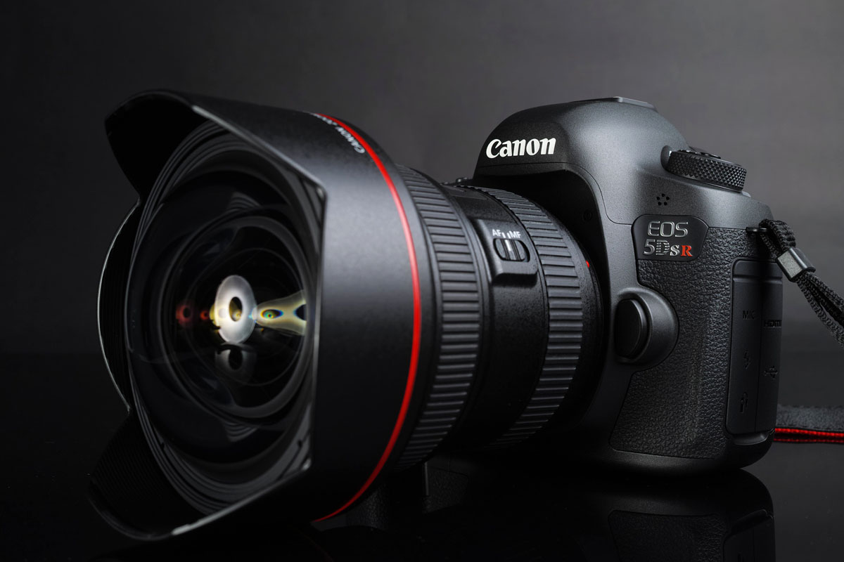 Canon 5DS R with lens